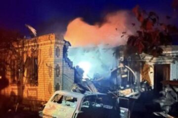 ​Внаслідок нічної атаки на Запоріжжя поранено двох людей, є руйнування