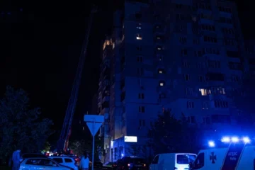 Атака БпЛА на Київ: є постраждалі, найбільше руйнувань – в Оболонському районі, пошкоджено ТРЦ Dream