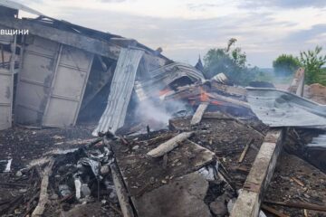 Чернігівщина під комбінованим ударом — палають склади на 1000 «квадратів», ангар з вугіллям та будівлі