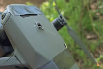 «Добряче забив орка» — український дрон дістався своїх позицій, попри «важке поранення»
