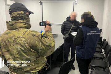 Дружина довела до державної зради — на Київщині судитимуть посадовця колонії