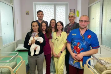 У Львові лікарі вперше сформували жовчовивідні шляхи немовляті за допомогою робота