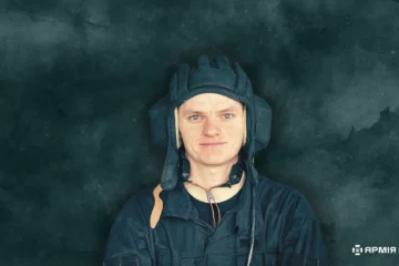 «Гра в танчики», тригодинний бій та розстріляний впритул російський Т-64: історія танкіста Олександра Петрова