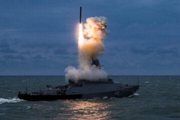 Залпом до 14 ракет — росіяни вивели в Чорне море бойові кораблі з «Калібрами»