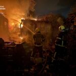165 «шахедів» за ніч і пожежі в спальних районах Києва: росія просить «тиші» — і одночасно палить українські міста