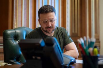 Володимир Зеленський запросив Папу Римського до України та закликав підтримати повернення депортованих дітей