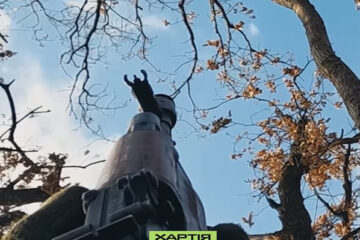 «Прицільним пострілом з автомата»: іноземний доброволець «зняв» ворожий дрон, що кружляв над ним