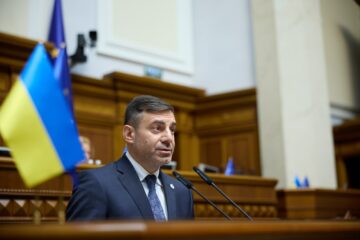 У 2024 році Україні вдалося повернути близько 1300 військовополонених і цивільних