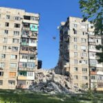 Ворог атакував Мирноград і Новоекономічне, один зі снарядів влучив у дев’ятиповерхівку