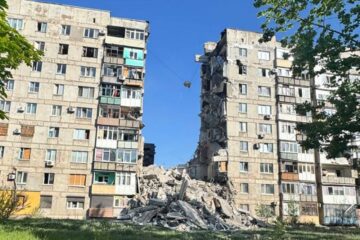 Ворог атакував Мирноград і Новоекономічне, один зі снарядів влучив у дев’ятиповерхівку