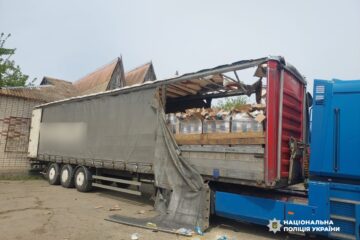 Окупанти вдарили по вантажівці з гуманітарною допомогою на Херсонщині