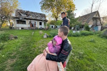Ворожі БПЛА атакували Київщину, поранено неповнолітніх