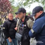 Подвійний бізнес: у Києві власника барбершопу підозрюють у переправленні ухилянтів до Молдови
