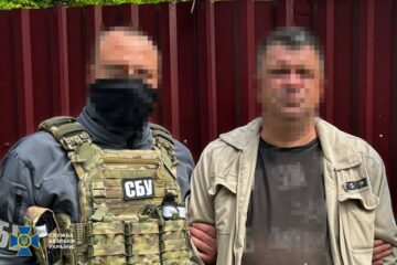 Служили окупантам у незаконних правоохоронних органах: жителям Херсона загрожує до 15 років тюрми