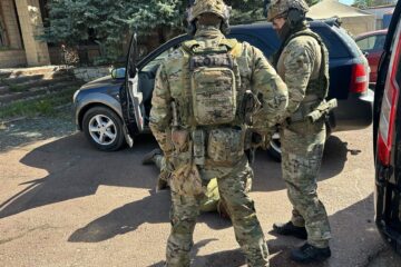Співробітник ТЦК обіцяв ухилянту «прикрити» його за хабар у $1300 — ДПСУ