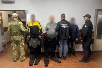 На Закарпатті затримали ухилянтів-водолазів та їх провідника