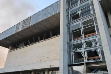 У спорткомплексі КПІ в Солом’янському районі вибило вікна. Бізнес-центр навпроти повністю згорів