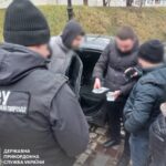 Хотів збагатитись, а отримав фальшиві $10 тисяч і 5 років тюрми: засуджено переправника ухилянтів