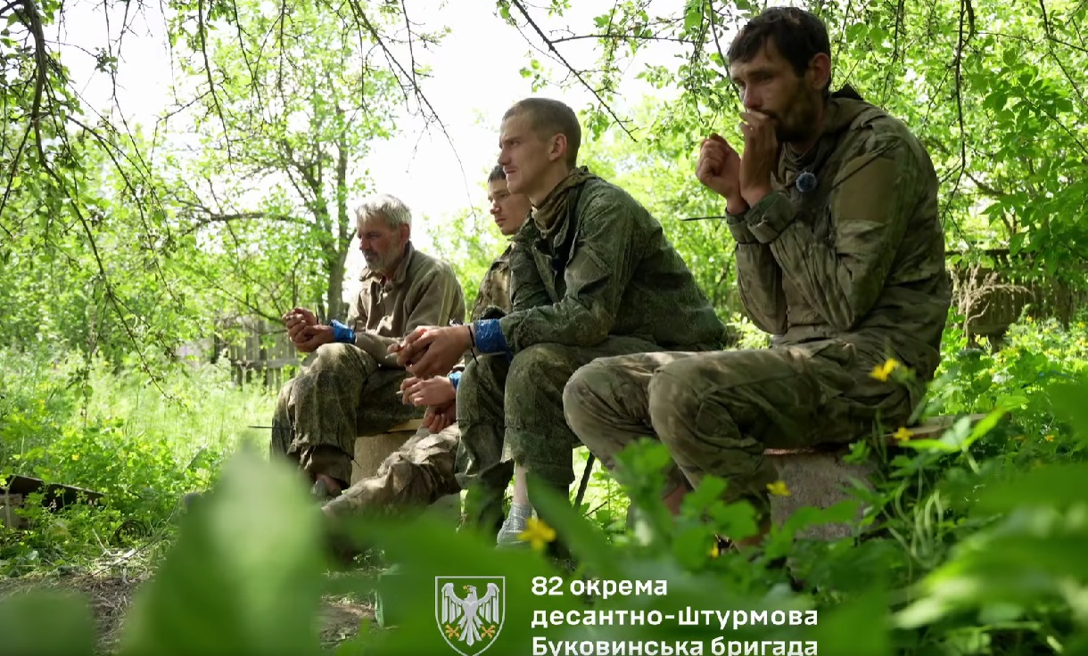 Тільки приїхали, і вже здобич — Буковинські десантники захопили своїх перших полонених на Донецькому напрямку