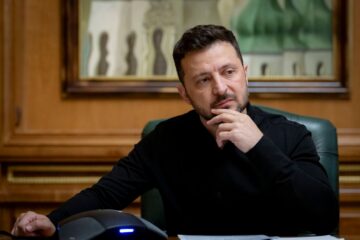 «Він показує світу середній палець» — Володимир Зеленський пояснив, як можна зупинити путіна