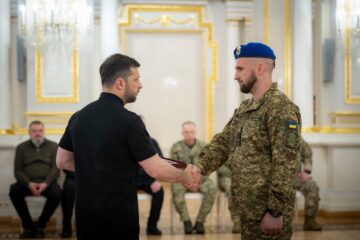 Витягнув п’ятьох з вогню: нацгвардієць «Морпіх» отримав звання Героя України