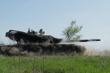 Минулої доби росіяни 111 разів намагалися штурмувати позиції Сил оборони