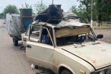 На Донеччині окупанти вдарили FPV-дронами по цивільних автівках: двоє загиблих