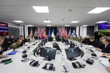 Міністри оборони України та Норвегії обговорили передачу нових комплексів NASAMS і закупівлі БПЛА