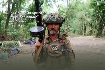 Воює вся родина, виносив з-під вогню пораненого сина: «Татарин» вже понад три роки боронить Україну