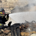 Окупанти вдарили по Антонівці біля Херсона, є загиблий і поранені