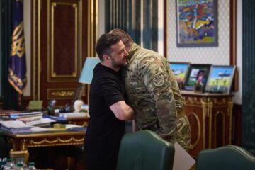 ​”Абсолютно блискучий результат”: Зеленський заслухав доповідь Малюка про спецоперацію “Павутина”