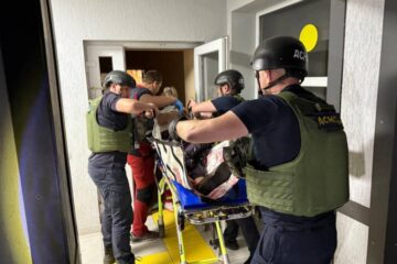 На Дніпропетровщині армія РФ поранила людей, пошкодила медзаклад і пожежну частину
