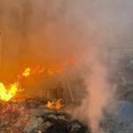 У Чернігівській області ворог атакував підприємство, спалахнула масштабна пожежа