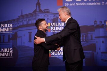 Зеленський обговорив із Премʼєр-міністром Норвегії зміцнення української  ППО