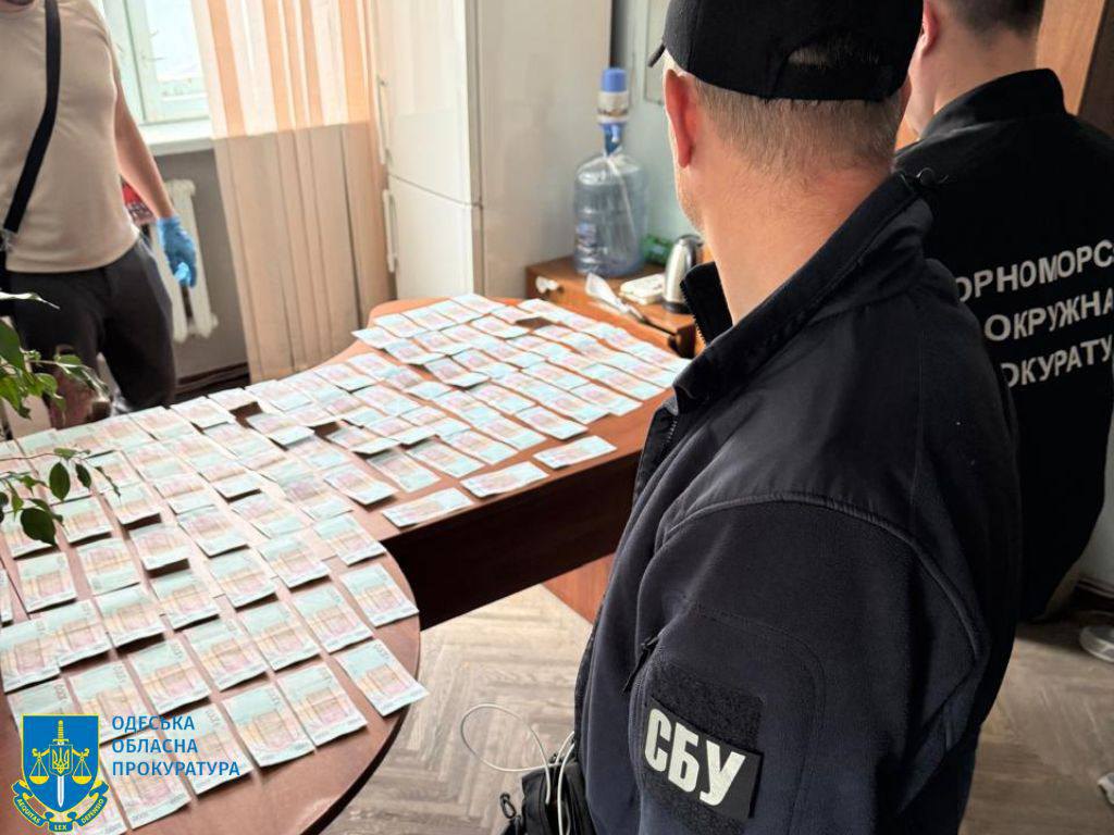 Посадовця одеської міськради підозрюють у хабарництві