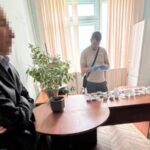 Посадовця Одеської міськради підозрюють у вимаганні 100 тис. гривень хабаря