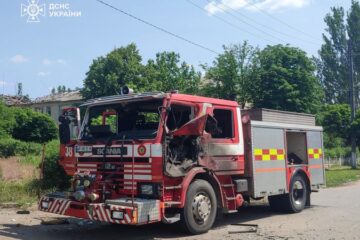 Росіяни обстріляли селище в Запорізькій області й атакували пожежний автомобіль ДСНС