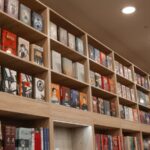 Більшість книг в Україні продовжують купувати в книгарнях, найбільша виручка торік – у “Книгарні Є”