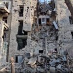 Вранці РФ атакувала Херсон КАБами. Постраждала будівля ОДА, є потерпілі