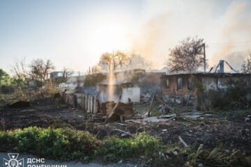 Окупанти вдарили по Лиманській громаді на Донеччині, є жертви (доповнено)