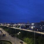 У Дарницькому районі Києва через обстріл РФ пошкоджений офіс
