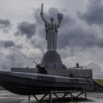 СБУ передала в Музей історії у Другій світовій війні морський безекіпажний катер Sea Baby