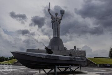 СБУ передала в Музей історії у Другій світовій війні морський безекіпажний катер Sea Baby