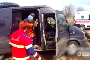 На Херсонщині поліцейські евакуювали з Берислава ще трьох місцевих жителів