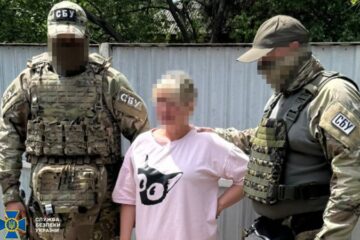 ​Затримали продавчиню і комунальницю, які наводили ворожі удари на Донеччину