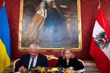 Україна та Австрія підписали спільне комюніке щодо повернення з окупації РФ українських дітей