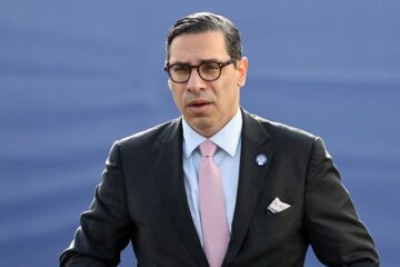 Дві країни звернулись до Кіпру за допомогою у евауації своїх громадян з Близького Сходу