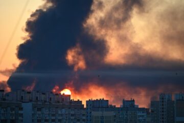 Росіяни атакували Київ ударними безпілотниками та ракетами