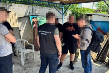 Правоохоронці викрили злочинну організацію, яка постачала військовим харчі в меншому обсязі