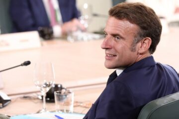Макрон пообіцяв посилені санкції ЄС проти Росії
